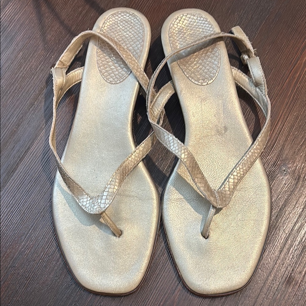 Cole Haan Thong Sling Back Leather Gold Tone Animal Print Sandals Size 9 1/2​